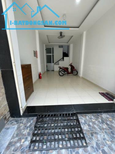 Chính Chủ - DT 55M2 Dài 15,5M , 4 Tầng Đúc Với 6PN,7WC -  Lê Văn Sỹ  - PN