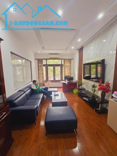 Nhà Nguyễn Văn Huyên, Cầu Giấy. 66mx5; MT 4.5; Giá 26.5 tỷ  ÔTÔ TRÁNH - KINH DOANH