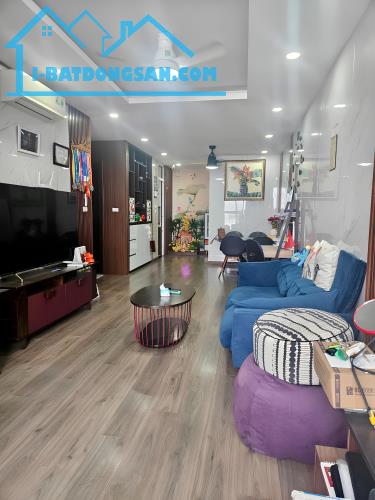(Tin thật 100%) CH lô góc 102m2 x 3PN tại A10-A14 Nam Trung Yên - BC Đông Nam - Nội thất