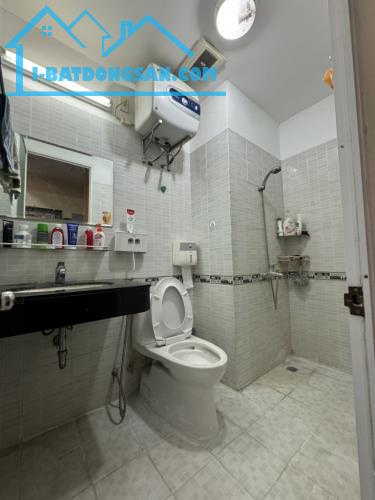 Bán căn hộ chung cư 90m2 6,4 tỷ Trần Thái Tông, Thành Thái - 1
