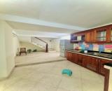 Sát phố Nguyễn Thái Học ,Nhà 41m2, 5 tầng, ô tô đỗ cửa, dòng tiền 20 triệu/tháng  16,5 tỷ