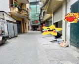 Bán nhà phố Hoàng Mai - oto đỗ cổng ngõ nông , dt 32M *5T sổ đỏ riêng chính chủ