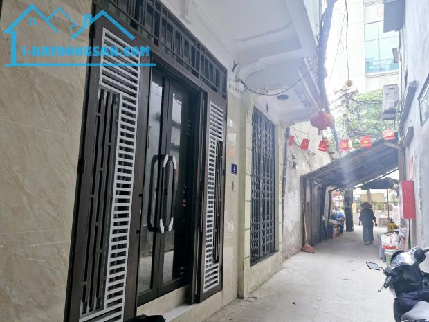 HIẾM – NHÀ DÂN XÂY – Ô TÔ ĐỖ CỬA – CHỈ 10M RA PHỐ – TRUNG TÂM ĐỐNG ĐA – GIÁ 5 TỶ