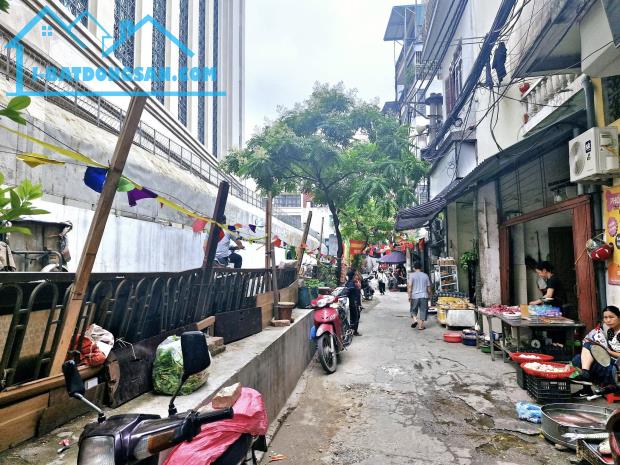 HIẾM – NHÀ DÂN XÂY – Ô TÔ ĐỖ CỬA – CHỈ 10M RA PHỐ – TRUNG TÂM ĐỐNG ĐA – GIÁ 5 TỶ - 2