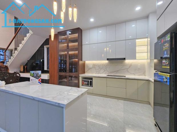 Bán nhà 3 tầng 2 mặt tiền , xe hơi ngủ trong nhà, gần Aeon Bình Tân, 70m², nhỉnh 3 tỷ - 3