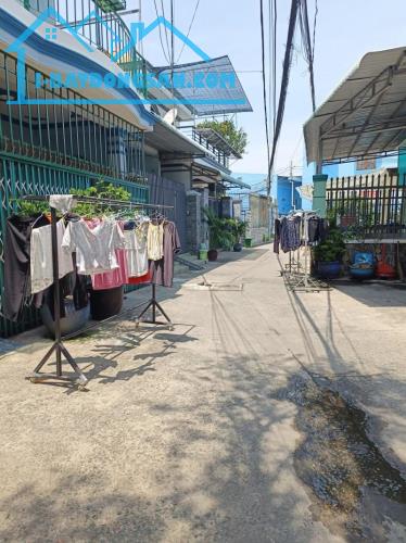 BÁN ĐẤT TẶNG NHÀ CẤP 4 SIÊU RỘNG CHỈ HƠN 50TR/M2 - NGAY TẠI NGÃ TƯ BÌNH THÁI KHÔNG DÍNH