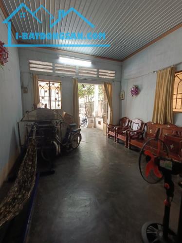 BÁN ĐẤT TẶNG NHÀ CẤP 4 SIÊU RỘNG CHỈ HƠN 50TR/M2 - NGAY TẠI NGÃ TƯ BÌNH THÁI KHÔNG DÍNH - 2