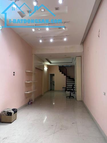 Bán nhà ngõ 118 Đào Tấn, DT 35/45m, 5 tầng, MT 3.5m, giá 10.9 tỷ, ngõ ôtô 7 chỗ.