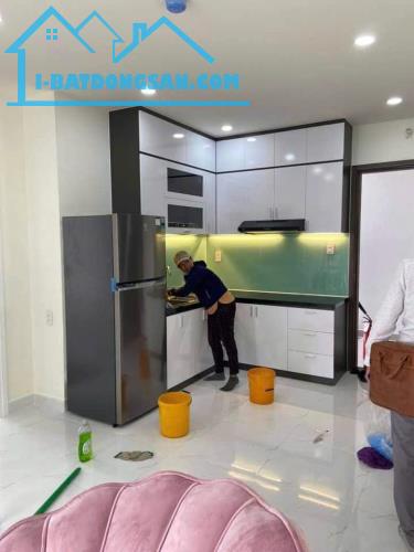 Bán căn góc 2PN 65m2 Full nội thất, Tầng cao view đẹp tại Lavida Plus ngay Phú Mỹ Hưng