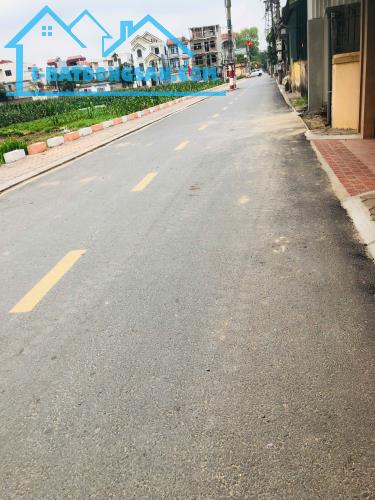 Bán đất tại Đặng Xá, Gia Lâm, tặng luôn nhà C4 mới đang cho thuê, giá nhỉnh 3 tỷ