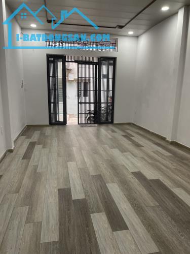 10 TỶ TL - HẺM ÔTÔ THÔNG QUẬN 10 - SÁT MẶT TIỀN ĐẠI HỌC KINH TẾ - DT 4*12M ĐÚC 3 TẤM ĐẸP - 2