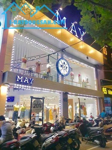 Cho Thuê Mặt Bằng Kinh Doanh Lô Góc Cầu Giấy – 3 Sàn – Mặt Tiền 20m – DT Sử Dụng 180m²