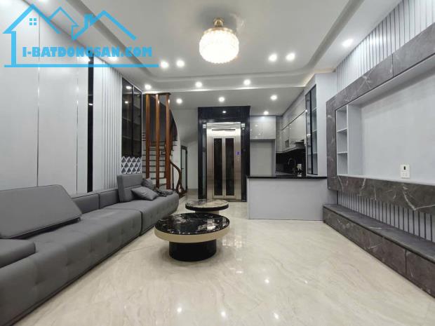 SIÊU HÓT PHỐ NGỌC LÂM- LÔ GÓC 3 MẶT THOÁNG, 60M2 -Ô TÔ ĐỖ CỬA, FULL NT, HƠN 12 Tỷ,