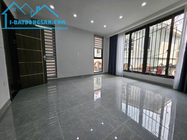SIÊU HÓT PHỐ NGỌC LÂM- LÔ GÓC 3 MẶT THOÁNG, 60M2 -Ô TÔ ĐỖ CỬA, FULL NT, HƠN 12 Tỷ, - 3