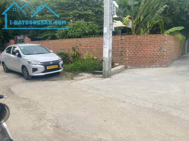 Bán nhanh lô góc 70m đường xe hơi thông , cách 2/4  khảng 150m giá 55 triệu/m