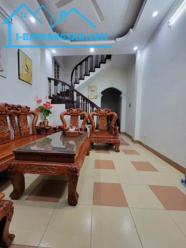 LÁNG HẠ - NHÀ ĐẸP - PHÂN LÔ - 2 THOÁNG - GẦN PHỐ - Ô TÔ TRÁNH - 80M² HƠN 19 TỈ