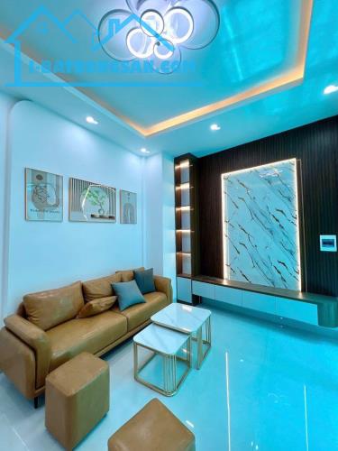 NHÀ ĐẸP PHÁO ĐÀI LÁNG – HIẾM CÓ – GẦN PHỐ – SẴN Ở NGAY – GIÁ CHỈ 9.3 TỶ
