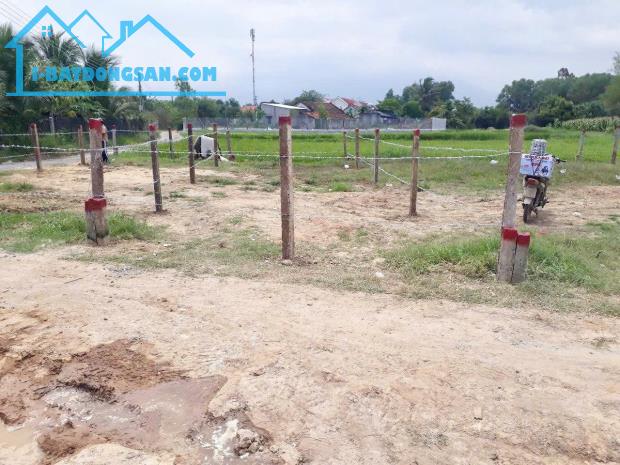 Bán lô góc 2 mặt tiền tại Ninh Phụng giá quá rẻ thích hợp cho anh chị đầu tư LH: 086875014