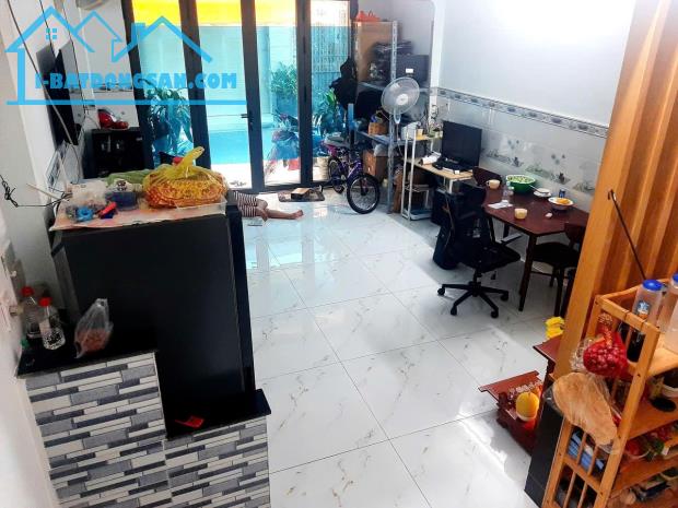 bán nhà HXH Thoại Ngọc Hầu,Tân Phú 38m2,4 tầng,giá chỉ 6.4T - 4