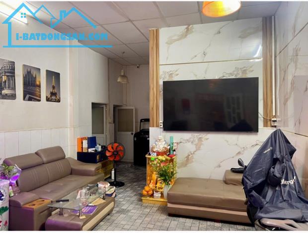 NHÀ VỊ TRÍ  ĐẸP - GIÁ TỐT - Bán GẤP  Nhà đường Nguyễn khoái, Q.4 DT đất 56m2, DTSD 112m2
