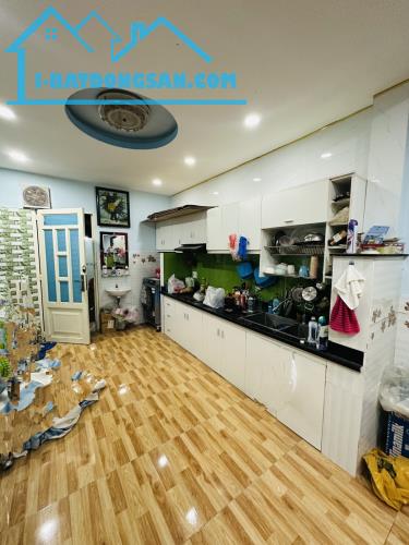 5.5 TỶ - NHÀ HẺM TRƯỜNG SA QUẬN 3 - SÁT MẶT TIỀN - 45M2 ĐÚC 2 TẤM ĐẸP - 1
