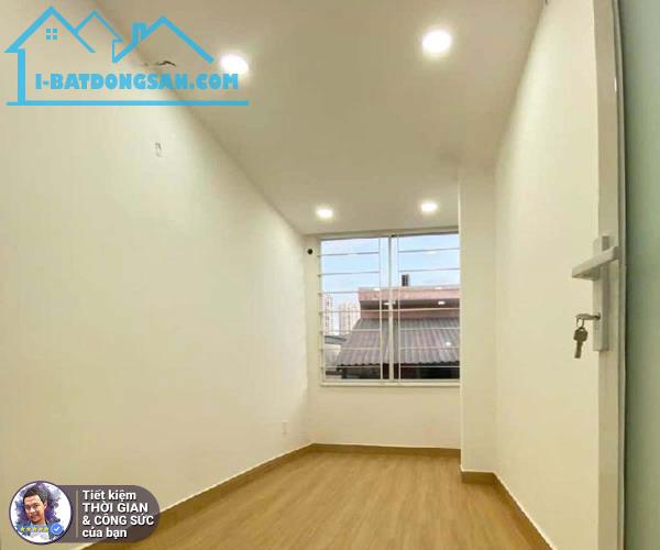 BÁN NHÀ LẠC LONG QUÂN. 15M2, 3 TẦNG, HẺM GẦN 4M. NHÀ MỚI TINH. BANK CHO VAY 2 TỶ - 4