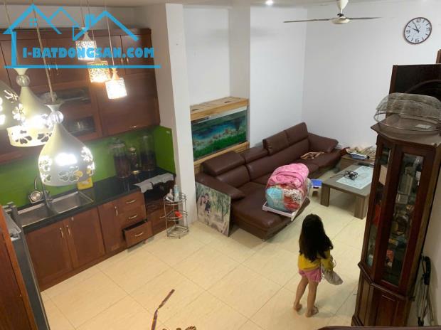 Cho thuê nhà nguyên căn ngõ 360 Xã Đàn, 50m2, 4 tầng, 4 ngủ, 13.5 Triệu KD online, ở gđ - 1