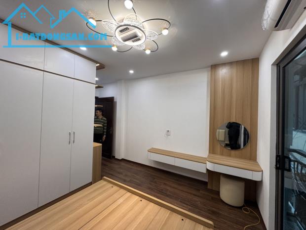 Nhà Hai Bà Trưng 40m2, Lô 8 căn chỉ còn 1 căn duy nhất, 5 tầng thang máy, khu dân trí cao - 1
