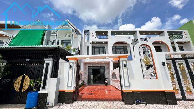 Nhà thiết kế hiện đại 5x35 có sân đậu ô tô ngay chợ Trung Thành SHR. - 2
