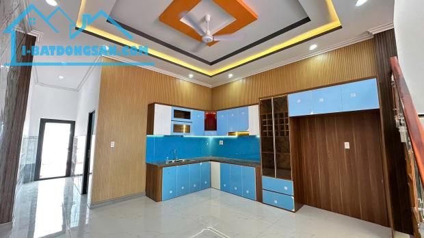 Nhà thiết kế hiện đại 5x35 có sân đậu ô tô ngay chợ Trung Thành SHR. - 5