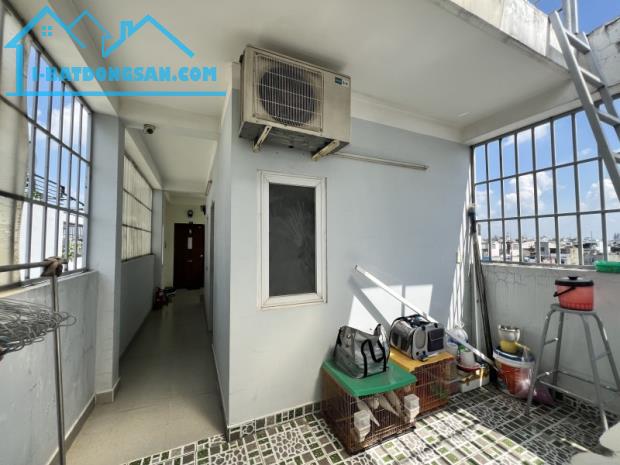 Bán căn hộ dịch vụ Bình Tân, đường số 11, 760m2, 2 mặt tiền, 4 lầu, chỉ 7.X tỷ - 1