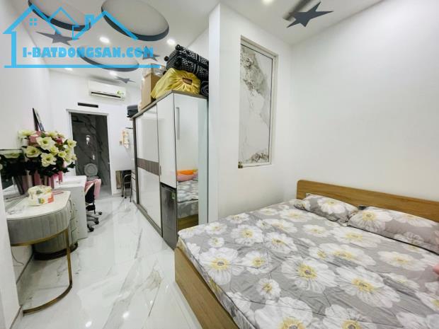 Nhà đẹp Tùng Thiện Vương 4x15 chỉ 50m ra mặt tiền giá chào 7 tỷ