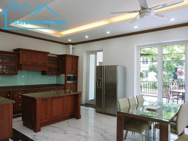 [KD Sầm Uất] Bán nhà mới KĐT Trung Hòa Nhân Chính,135m2x6T,MT7m,Giá 65 tỷ,Thang máy,vỉa hè