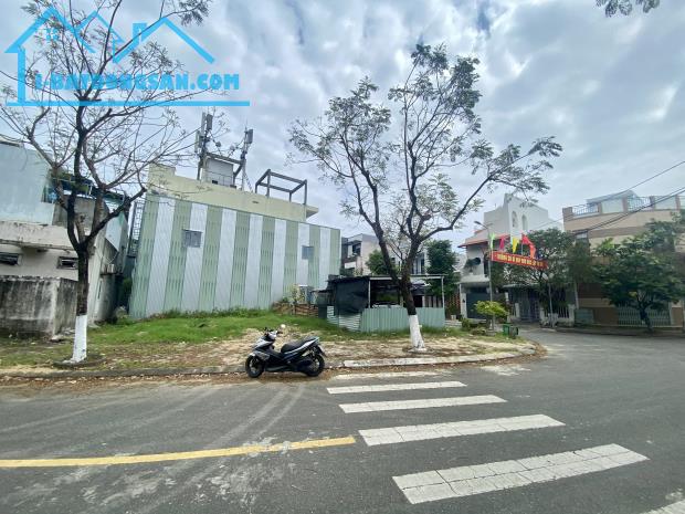 Bán lô góc 2 mặt tiền Khu phố chợ Hoà Hải (Non nước ) giá rẻ nhất thị trường