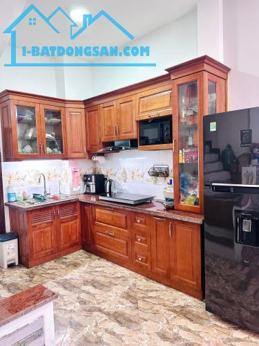 Cho thuê nhà ngõ 200 Vĩnh Hưng, 5 tầng x 42 m2, 3 ngủ khép kín, 12.5 Triệu - 2