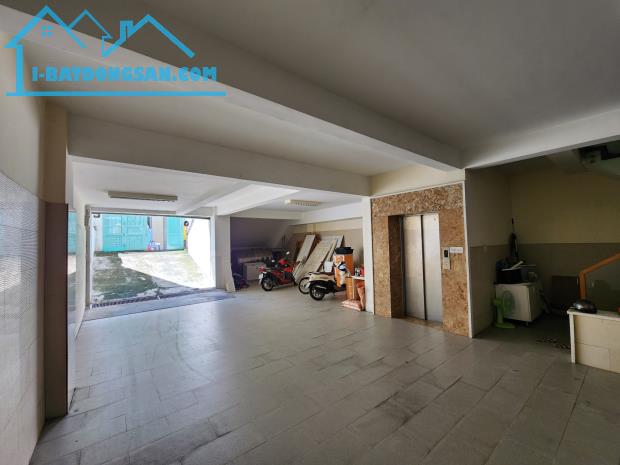Tòa nhà ngay Công Viên Phú Nhuận - 8,2x26m(CN: 210m2)Hầm +6 tầng - Gía: 34 tỷ - 2