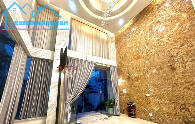 Tòa nhà ngay Công Viên Phú Nhuận - 8,2x26m(CN: 210m2)Hầm +6 tầng - Gía: 34 tỷ - 3