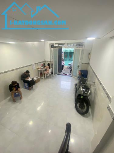 Nhà rộng ô tô đỗ cửa, Phú Thọ Hòa gần UB Quận, 3.9 tỷ