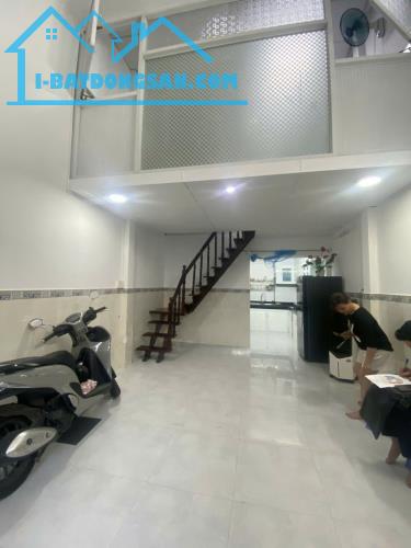 Nhà rộng ô tô đỗ cửa, Phú Thọ Hòa gần UB Quận, 3.9 tỷ - 1