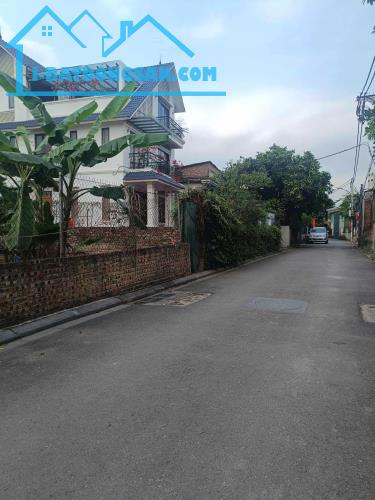 Bán thửa đất Thổ cư + Vườn tại Long Biên  cho bác nào cần DT rộng xây BT nhà vườn hoặc xưở