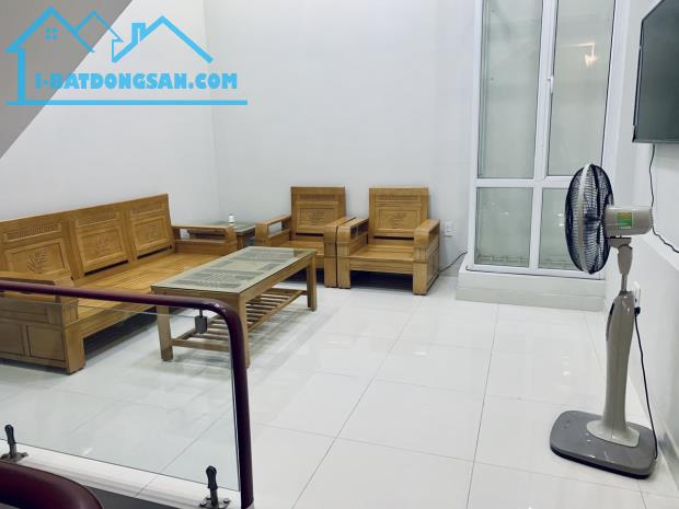 Cho thuê nhà Văn Cao, 4 phòng ngủ full đồ, DT: 55m2. - 3