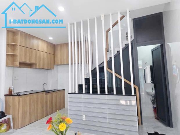 Nhà góc mới 3 tầng sát đường Nguyễn Duy P12Q8. Giá: 3.6 tỷ TL - 1