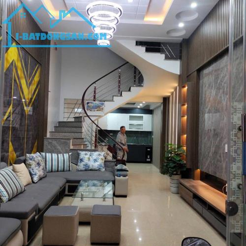 Bán nhà chợ Hàng, Lê Chân. 2,79 tỷ, 3,5 tầng,40m. - 5