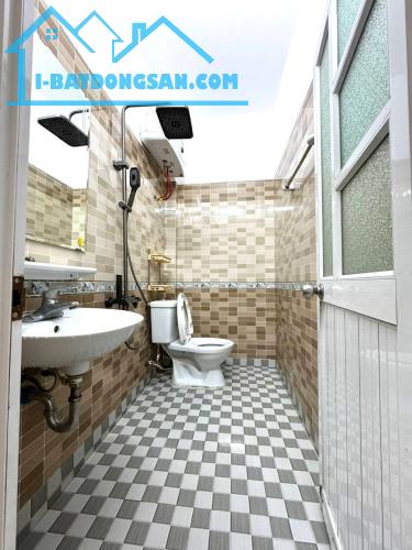 Bán nhà chợ Hàng, Lê Chân. 2,79 tỷ, 3,5 tầng,40m.