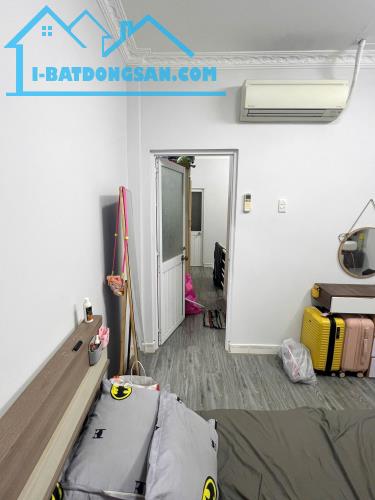 Nhà 2 tầng hẻm thông gần mặt tiền Nguyễn Duy P9Q8 - 2