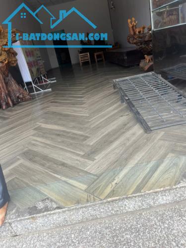 Bán nhà mặt tiền QL1A gần Bệnh Viện Thánh Tâm, Biên Hòa, 150m2, giá rẻ chỉ 9 tỷ 200. - 2