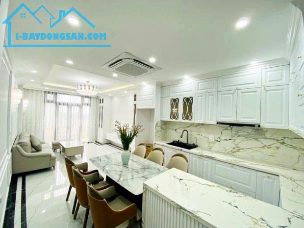 GẦN 50M, NHÀ 5 TẦNG LẠC LONG QUÂN CẦN BÁN , THOÁNG TRƯỚC SAU, GẦN BÃI ĐỖ XE Ô Tô, 9.2 TỶ