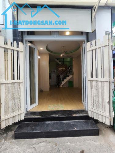 Nhà góc 4 tầng hẻm thông Nguyễn Trãi P2Q5. Giá 6.38 tỷ