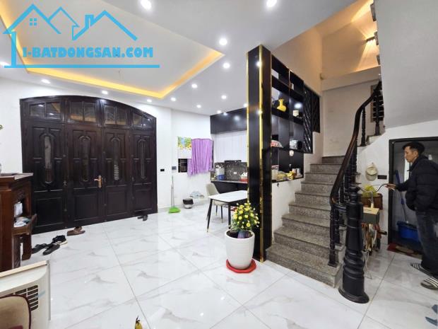 CƠ HỘI AN CƯ CÓ MỘT KHÔNG HAI- NHÀ PHỐ YÊN HÒA- VỊ TRÍ VÀNG- 45M,5 TẦNG,MT 4,5m- 9,x Tỷ