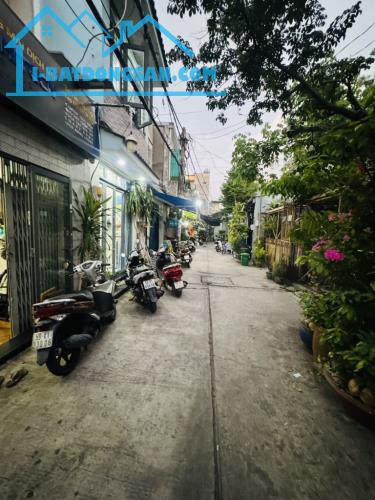 BÁN NHÀ - HẺM XE TẢI- LÊ VĂN QUỚI - BÌNH TÂN - 52M2 - 2 TẦNG - 3 PHÒNG NGỦ - 4.04 TỈ - 2